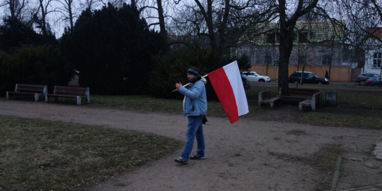 Wiec Ukraiński w Płocku. Była kontrmanifestacja [ZDJĘCIA]