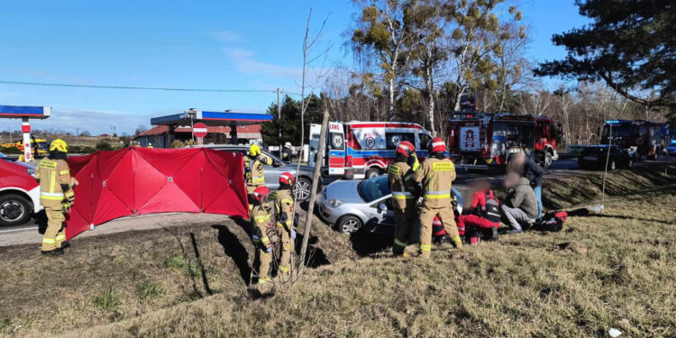 Zderzenie aut na DK62. W akcji śmigłowiec. Są utrudnienia [ZDJĘCIA]