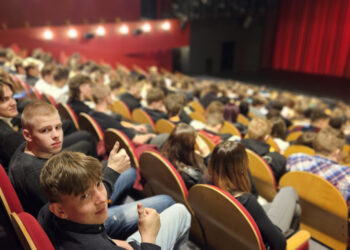 Teatr z tradycją, ORLENEM i młodzieżą [FILM, ZDJĘCIA]