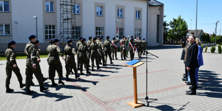 Płocka szkoła już 20 lat kultywuje tradycję 4. Pułku Strzelców Konnych