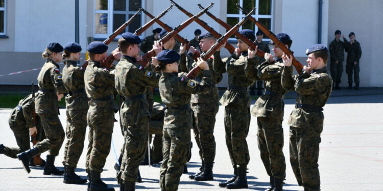 Płocka szkoła już 20 lat kultywuje tradycję 4. Pułku Strzelców Konnych