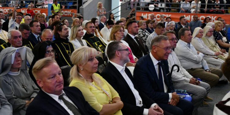 950 lat diecezji płockiej: uroczystości, modlitwa i wezwanie do odpowiedzialności [FILM, ZDJĘCIA]