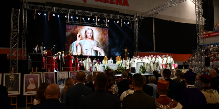 950 lat diecezji płockiej: uroczystości, modlitwa i wezwanie do odpowiedzialności [FILM, ZDJĘCIA]