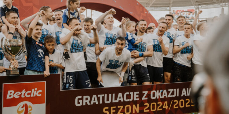 Wisła Płock w ekstraklasie – przeżyjmy to jeszcze raz! [ZDJĘCIA]