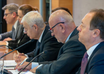Akcjonariusze ORLENU poparli uchwałę o roszczenia wobec byłego zarządu