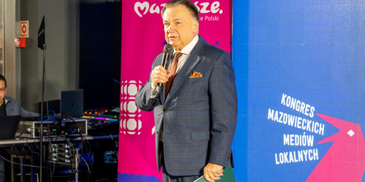Prof. Bralczyk: „Dzisiaj byle co jest sensacją”. Kongres mediów za nami