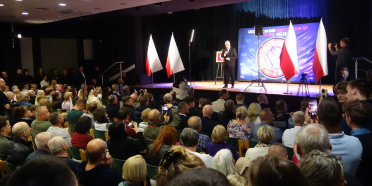 Grzegorz Braun w Płocku: „Precz z komuną, precz z eurokomuną, precz z żydokomuną”