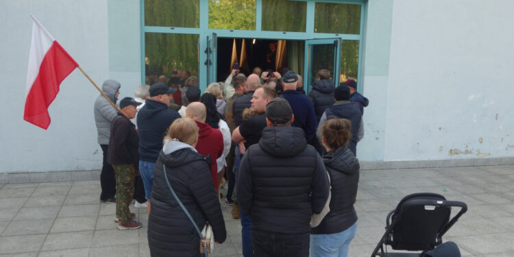 Grzegorz Braun w Płocku: „Precz z komuną, precz z eurokomuną, precz z żydokomuną”