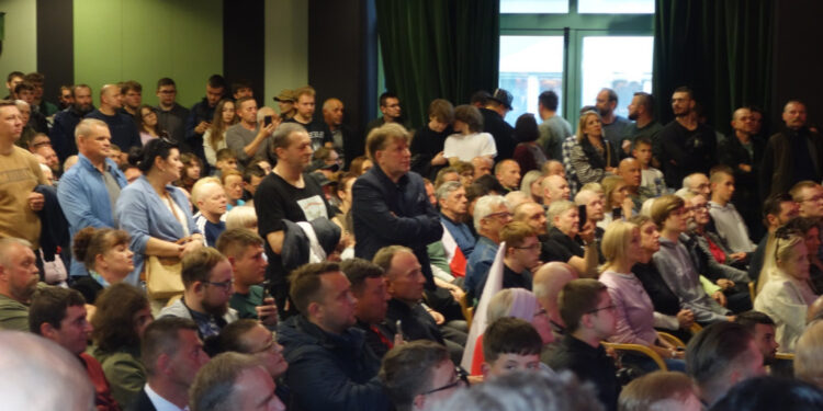 Grzegorz Braun w Płocku: „Precz z komuną, precz z eurokomuną, precz z żydokomuną”