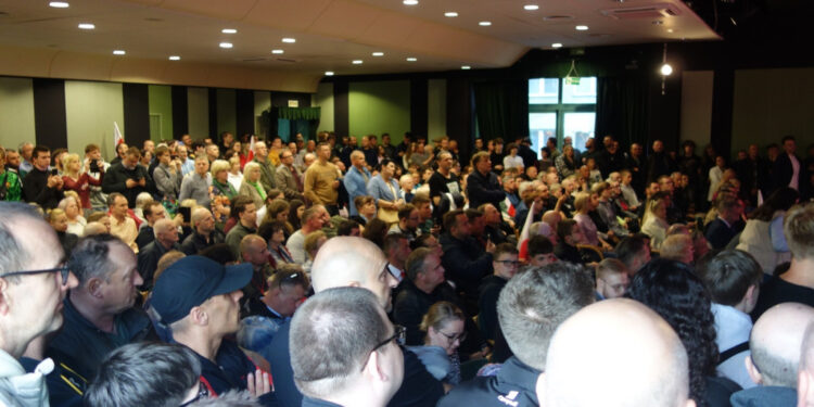 Grzegorz Braun w Płocku: „Precz z komuną, precz z eurokomuną, precz z żydokomuną”