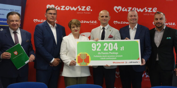 Badania piersi, wzmacnianie psychiki uczniów, atrakcje dla seniorów – jest wsparcie z mazowieckich programów