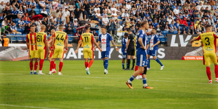 Udany powrót Wisły Płock do Ekstraklasy. Zwycięstwo z Koroną Kielce! [FOTO]