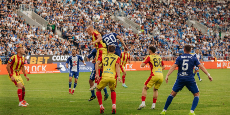 Udany powrót Wisły Płock do Ekstraklasy. Zwycięstwo z Koroną Kielce! [FOTO]