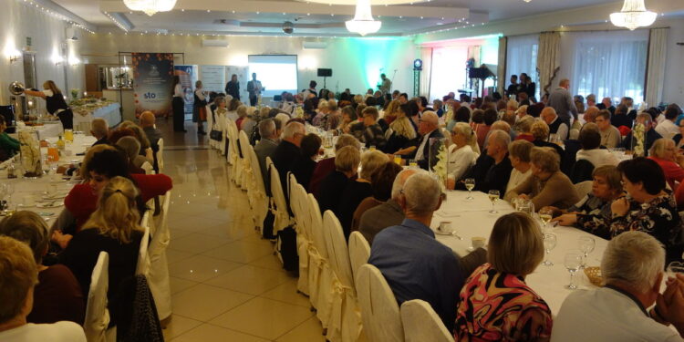 Piknikowa edukacja zdrowotna Płockiego Powiatowego Uniwersytetu Trzeciego Wieku