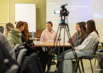 Fakty na tapecie – Młodzież w mediach! [FILM, FOTO]