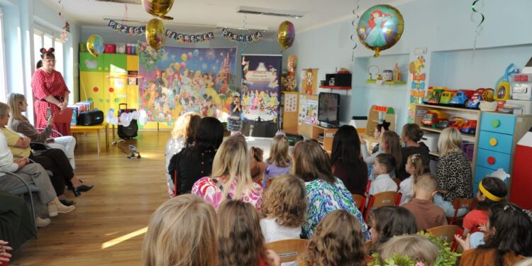Przedszkolaki zaprezentowały piosenki Disneya