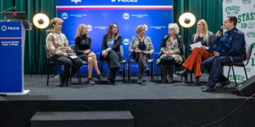 „Nie bądźmy obojętni”. W Gąbinie debatowano o roli świadka przemocy domowej