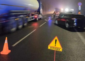 Zderzyła się z trzema autami. Karambol na DK60