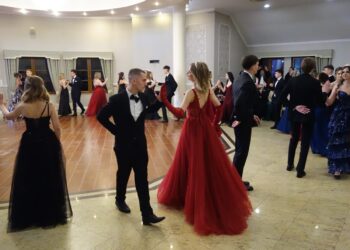 Studniówka Szkół Katolickich [ZDJĘCIA]