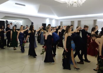 Studniówka 7 LO [FILM, ZDJĘCIA]