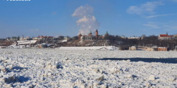 Na lodzie może być krucho. Jak się zachować?