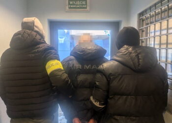 Rozbój w markecie. Poszkodowany ochroniarz