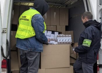 Przejęto milion nielegalnych papierosów