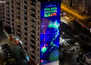 Ten mural świeci nocą. Powstał dzięki spółce ORLEN