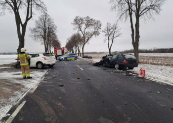Zablokowana ważna droga. Zderzyły się trzy auta