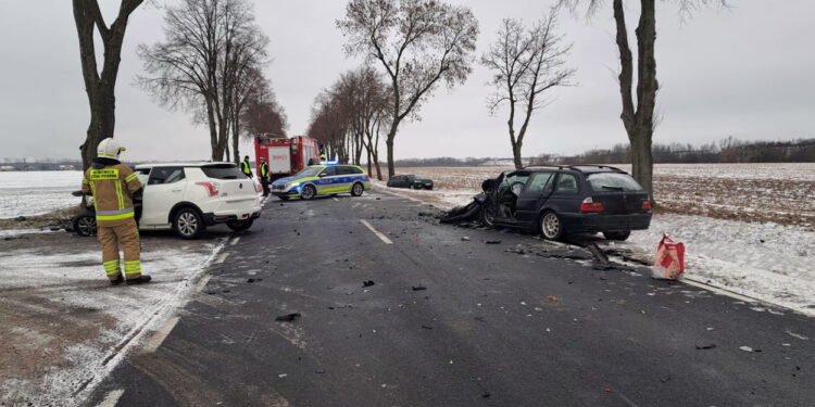 Zablokowana ważna droga. Zderzyły się trzy auta