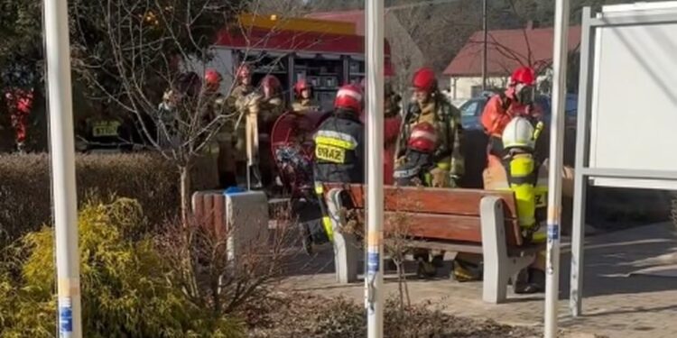 Co znaleziono w urzędzie? Strażacy zbadali substancje