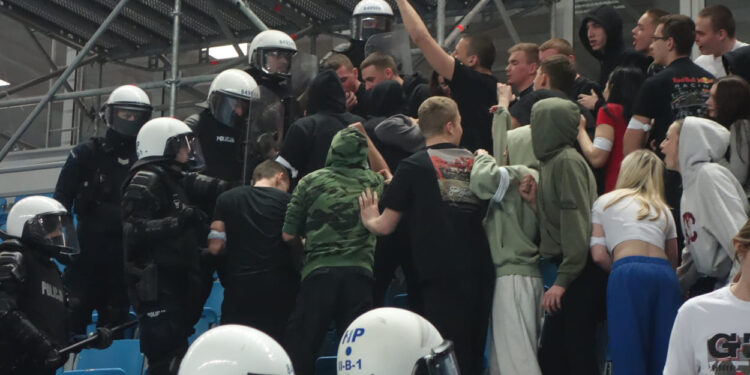 Bezpieczeństwo w praktyce na płockich trybunach