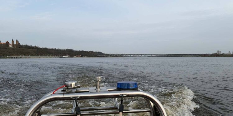 Drugi dzień poszukiwań mężczyzny na Wiśle