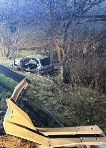 Auto przebiło barierę i wpadło do Wisły