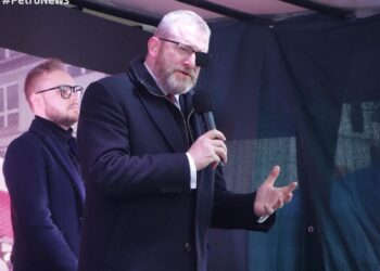 Grzegorz Braun w Płocku: „To eurokołchoz”. Przeciwnicy: „Auschwitz nie spadło z nieba”