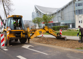 Zwężenie drogi i nowe przejście dla kibiców