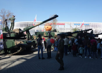 Emocje artystyczne i militarne w Płocku
