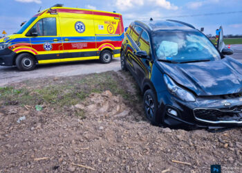 Kierowca był kompletnie pijany. Trzy osoby trafiły do szpitala