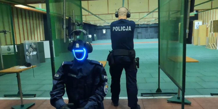 Policjanci zapraszają na ekscytującą wizytę na komendzie