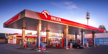 Tańsze paliwo na dłużej. ORLEN przedłuża promocję dla kierowców