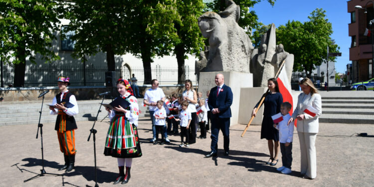 Poruszająca biało-czerwona uroczystość małych Płocczan