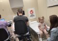Mobilna klinika w Płocku. Fundacja ORLEN pomogła przebadać dzieci