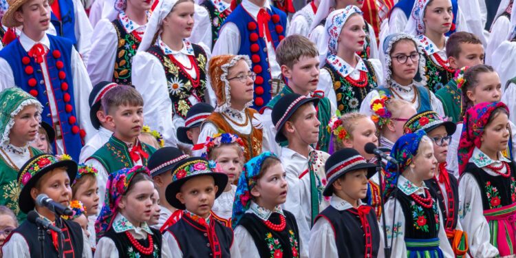 Osiem dekad wspomnień, muzyki i przyjaźni. „Dzieci Płocka” świętują 80-lecie istnienia