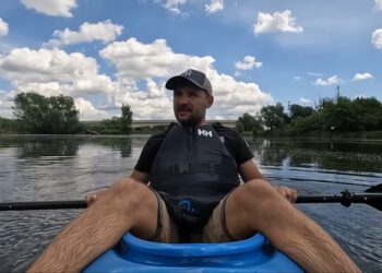 Ponad tysiąc kilometrów samotnie kajakiem. Znany youtuber płynie Wisłą przez Polskę
