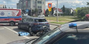 Wypadek w Płocku. Nastoletnia motocyklistka w szpitalu