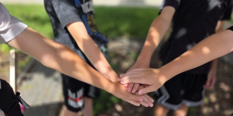 Sprzedają lemoniadę i zbierają na swoje marzenia