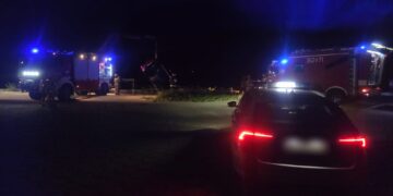 Samochód wjechał do Wisły w Płocku. 18-latka trafiła do szpitala